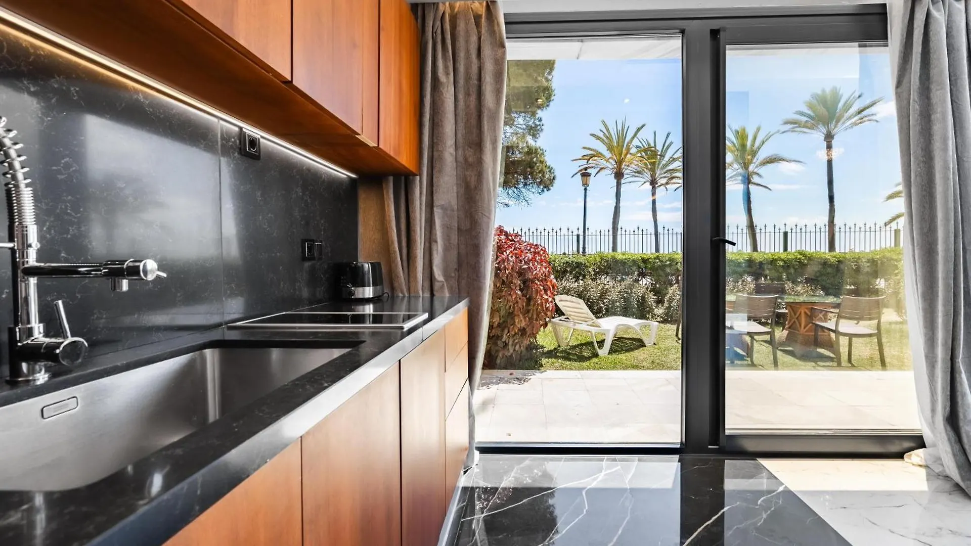 Puerto Banus Beach Apartments Marbellac