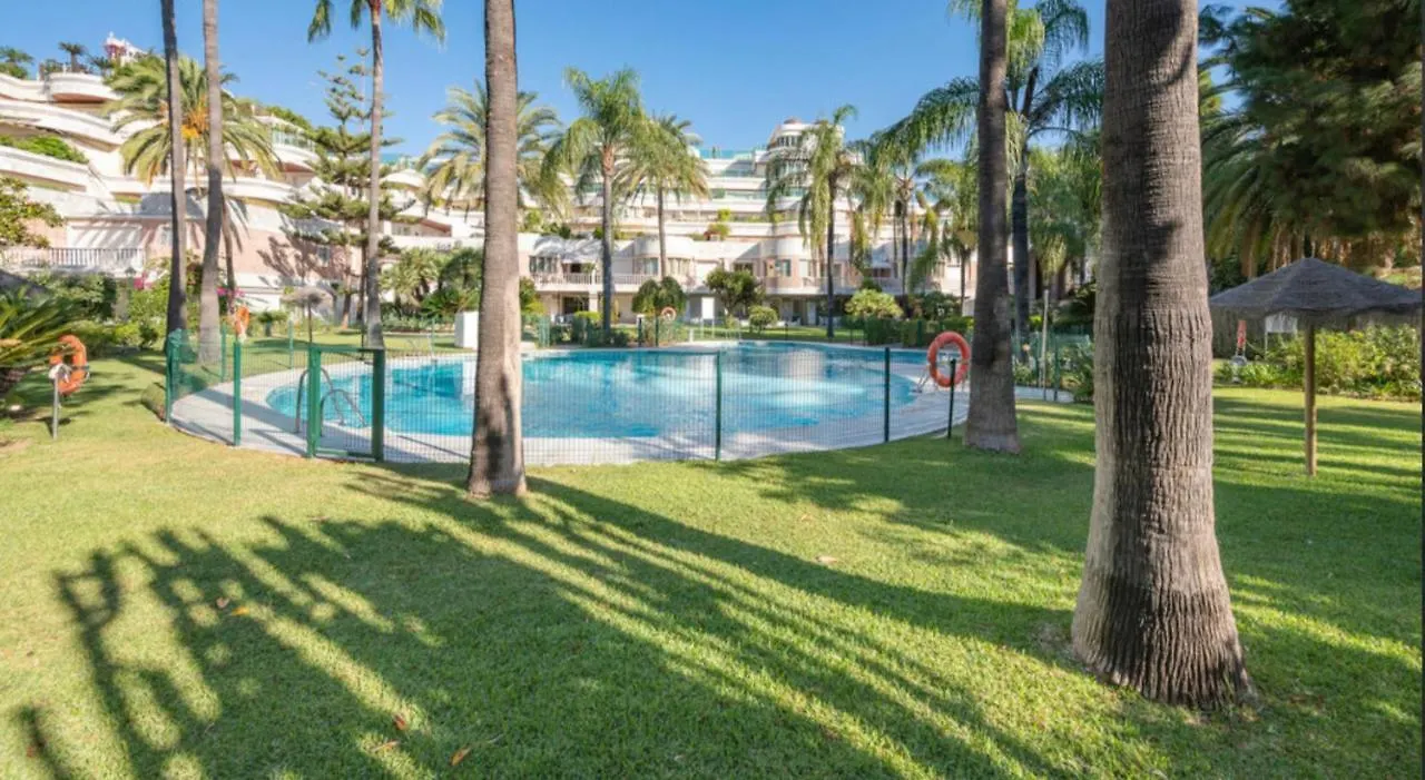 Puerto Banus Beach Apartments Marbella
