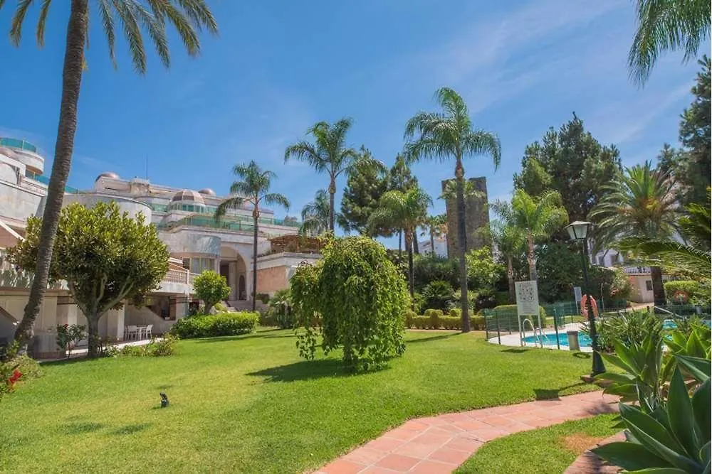 Hotel apartamentowy Puerto Banus Beach Apartments Marbella