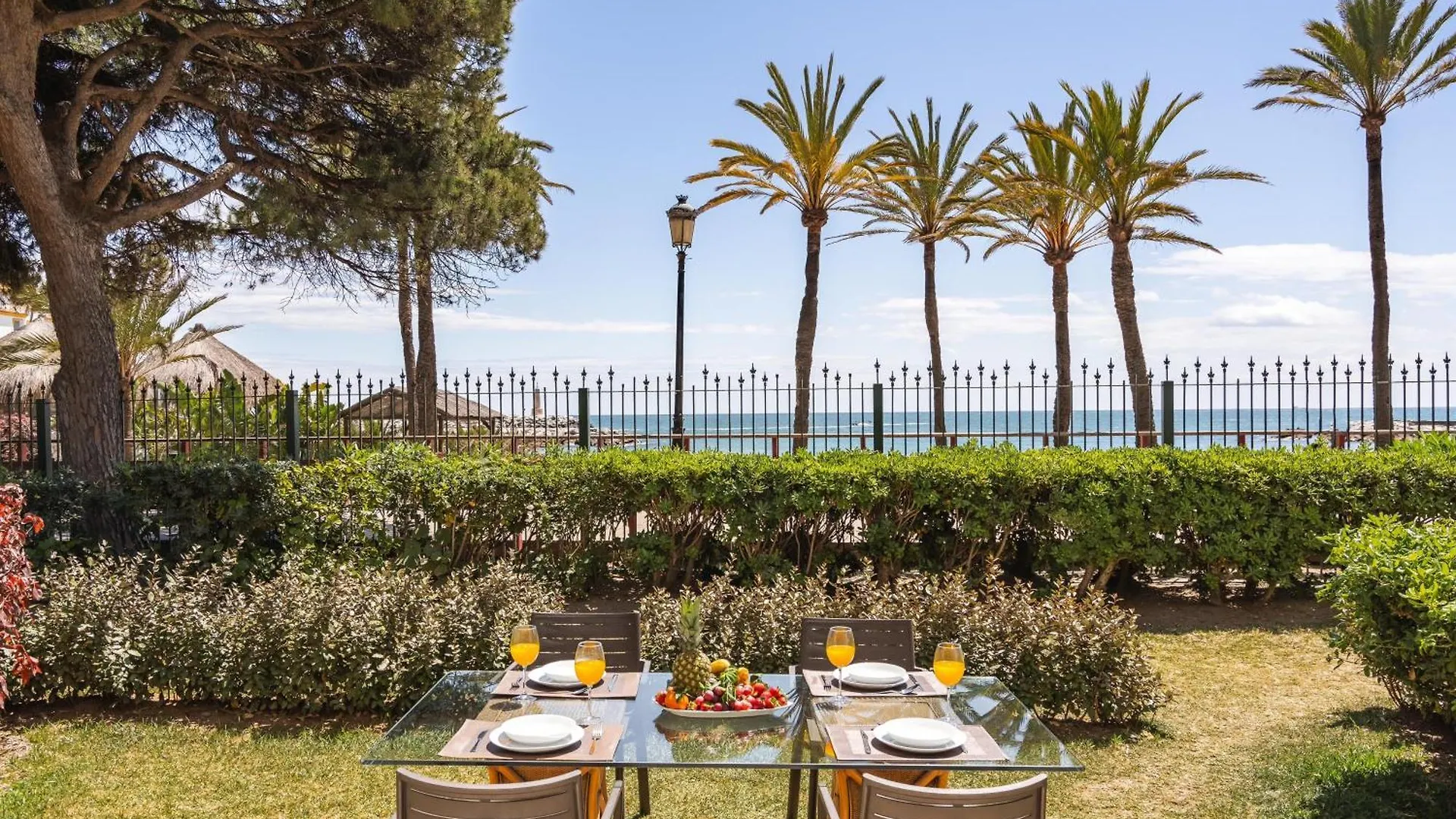 Puerto Banús Beach Apartments Marbella Apartahotel