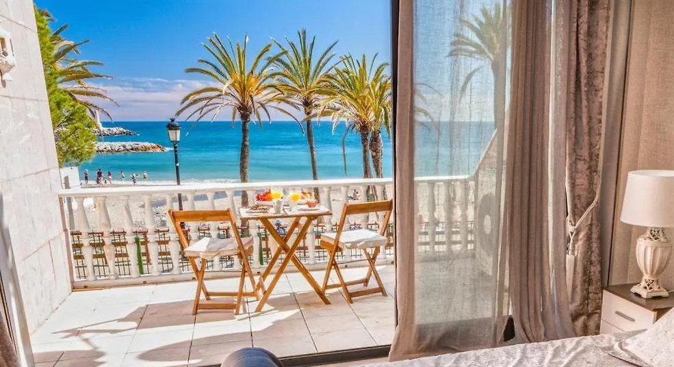 Puerto Banus Beach Apartments location
